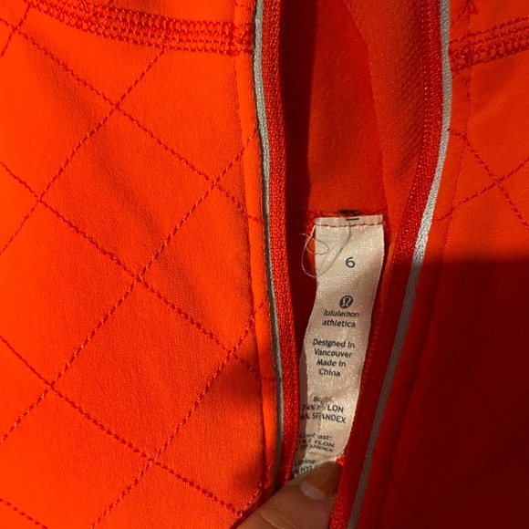 Lululemon Toasty tech size 6 - Picture 3 of 4